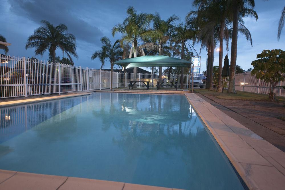 ריימונד טראס Colonial Terrace Motor Inn מראה חיצוני תמונה