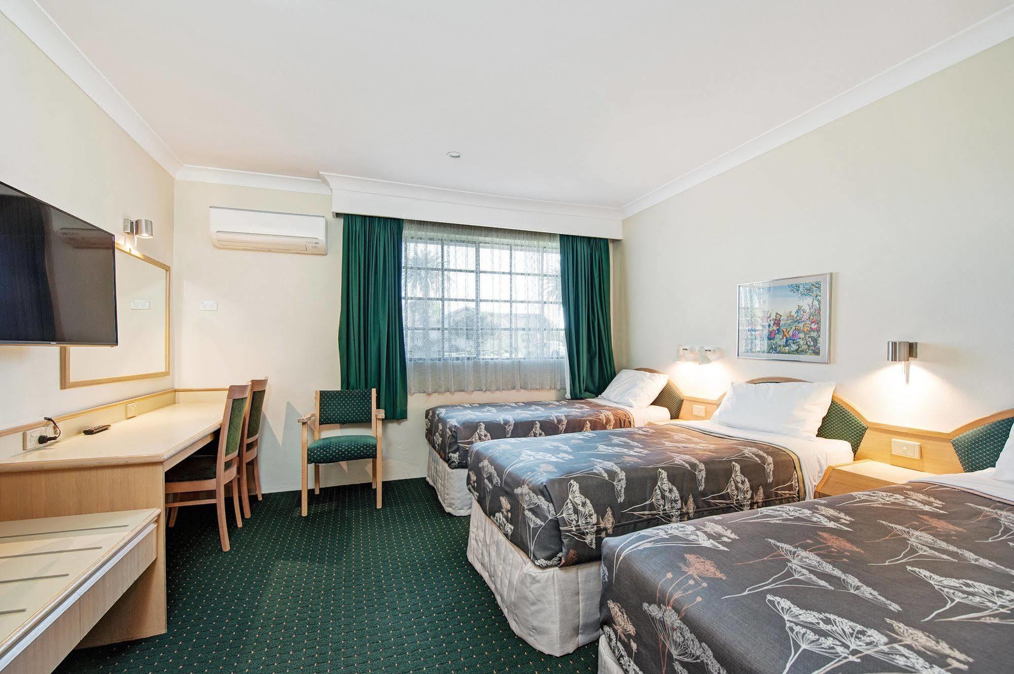 ריימונד טראס Colonial Terrace Motor Inn מראה חיצוני תמונה