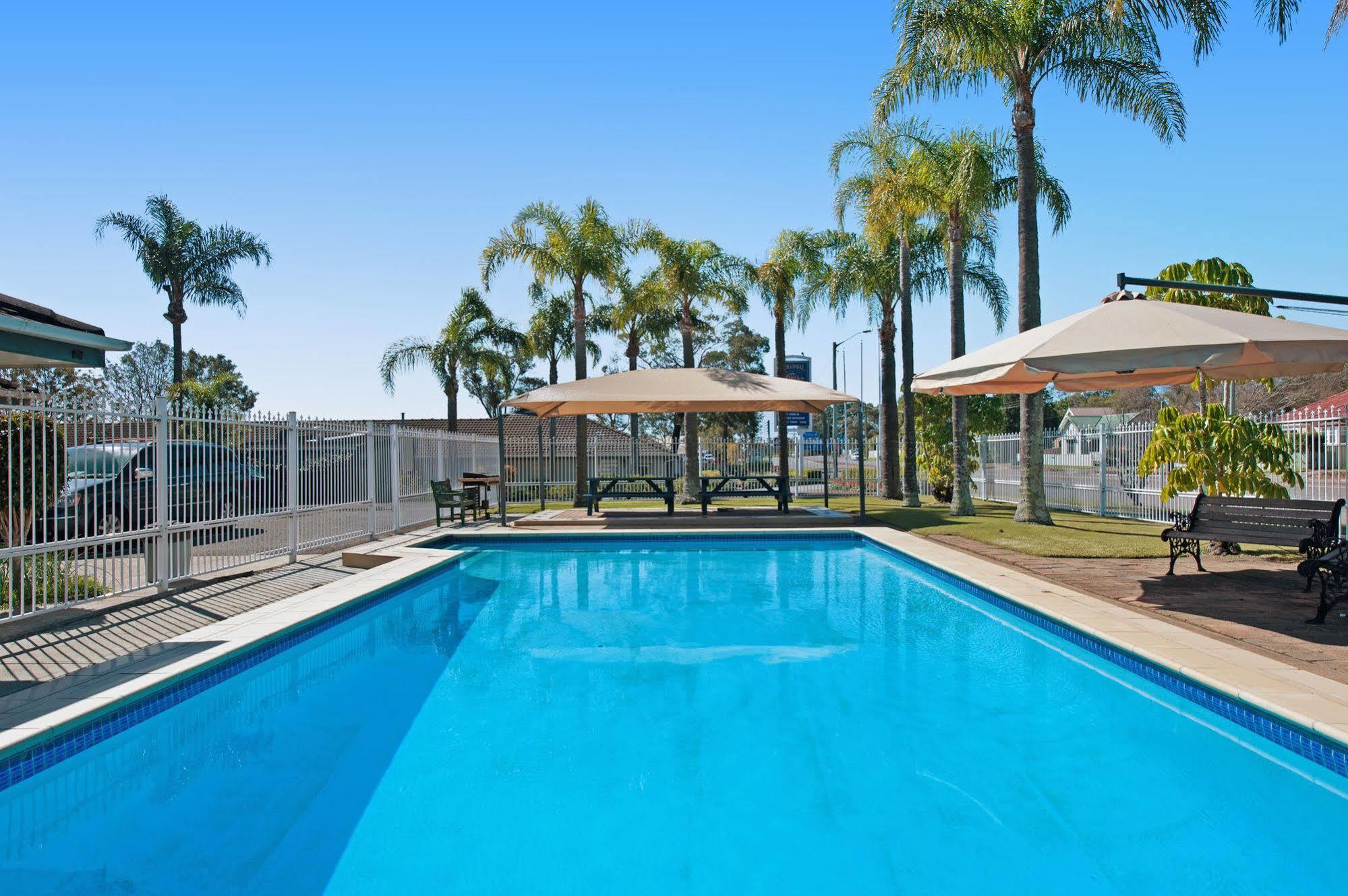 ריימונד טראס Colonial Terrace Motor Inn מראה חיצוני תמונה
